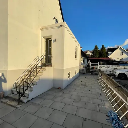 F27-s 4 People, 4 Bedrooms, Fully Furnished Villa *