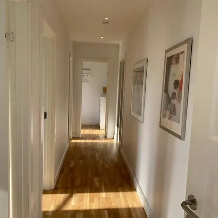 F27-s 4 People, 4 Bedrooms, Fully Furnished *