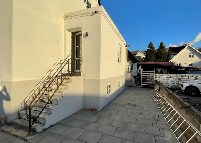 F27-s 4 People, 4 Bedrooms, Fully Furnished Villa *