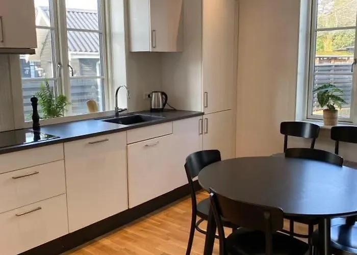 F27-s 4 People, 4 Bedrooms, Fully Furnished Villa *